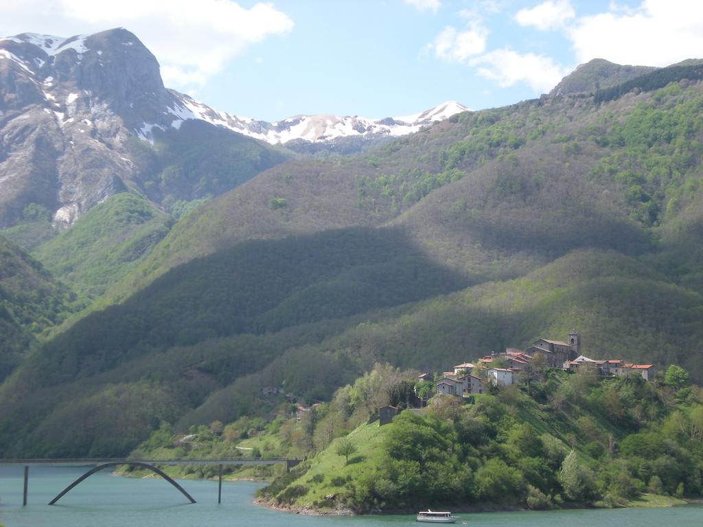 Agriturismo Braccicorti Hotell Pieve Fosciana Exteriör bild